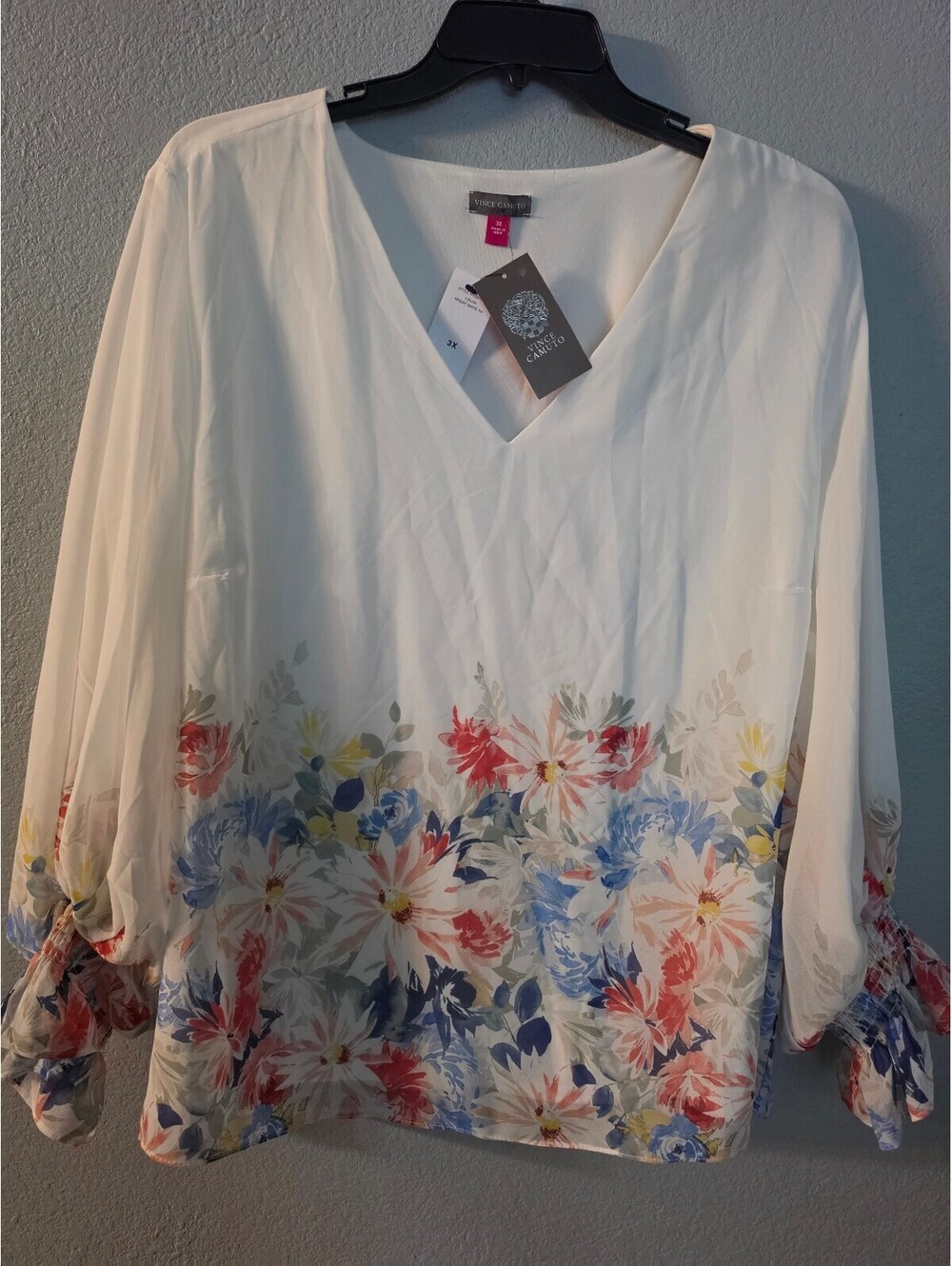 Vince Camuto Women's 3X Floral Print V-Neck Blouse with Tie Sleeve Detail